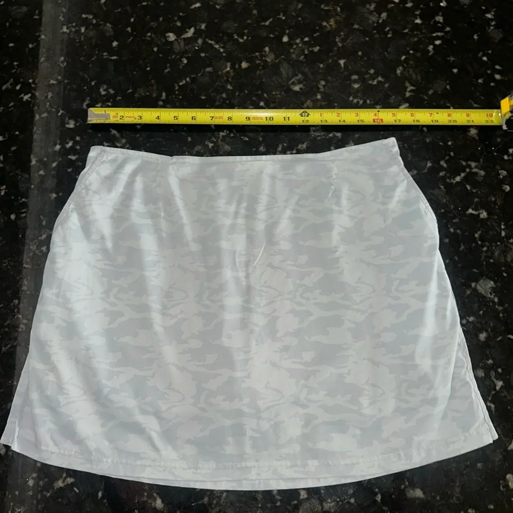 Tasc Performance - Chic Camo Mini skort - Picture 2 of 7